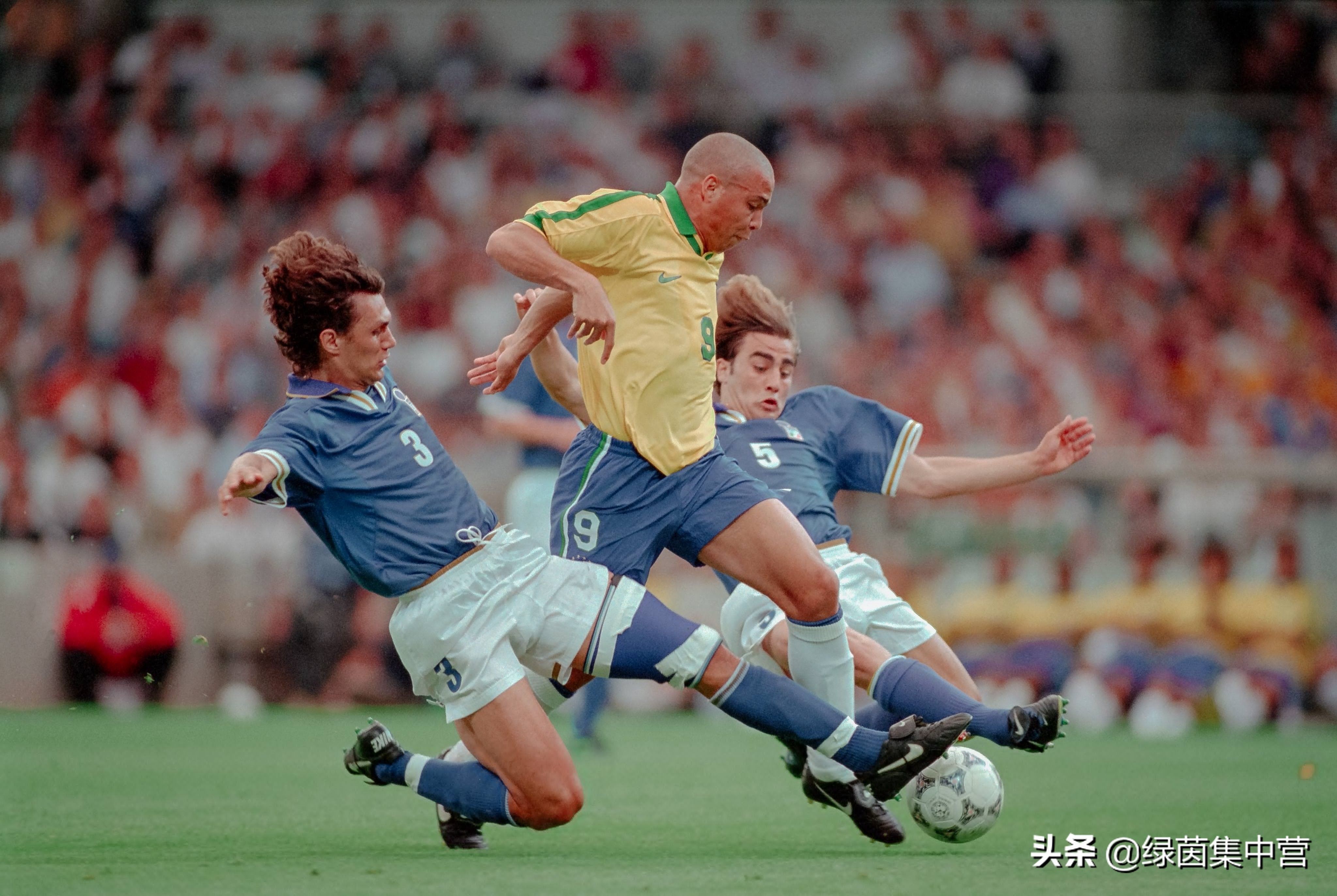 卡纳瓦罗什么水平（实力与颜值兼备！身高不到1米8的卡纳瓦罗，巅峰时期竟如此强悍）