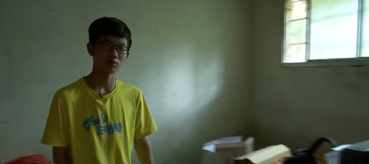 “寒门学霸”杨晓庆：700多分考入清华！用行动诠释苦难的意义