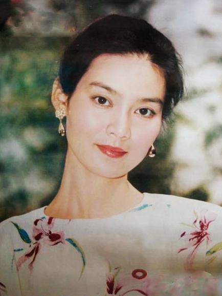 9位“妈妈专业户”：天生一张养尊处优脸，自带贵气，演不了穷人