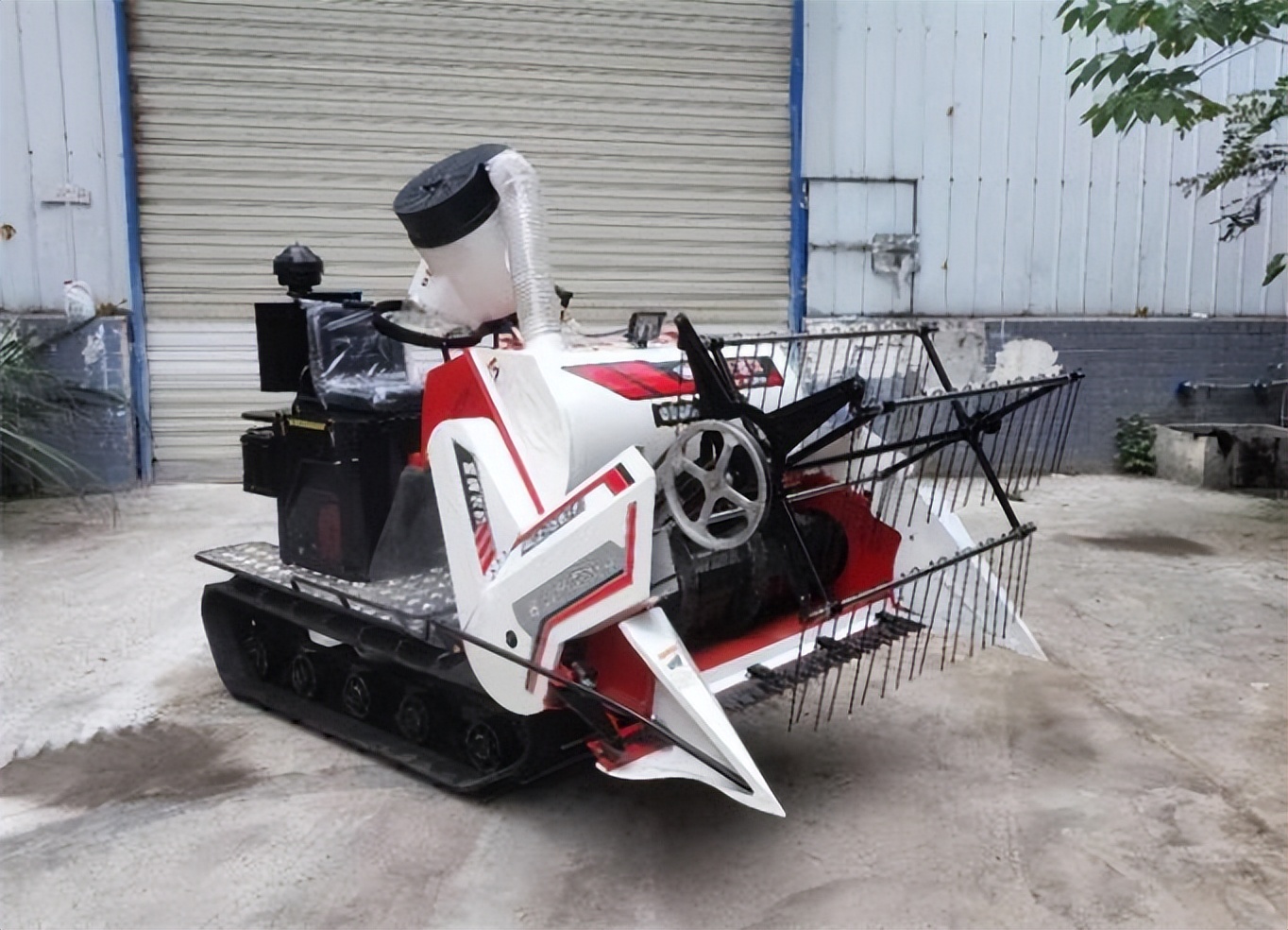 履帶聯(lián)合收割機(jī)暢銷品牌有哪些，價(jià)格和補(bǔ)貼額是多少？