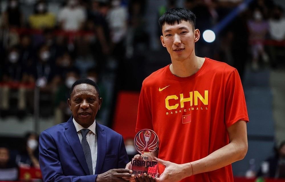 周琦为什么打不了nba（周琦8大优势完爆前25+22巨星，为何去不了NBA？杨毅揭开两大谜团）