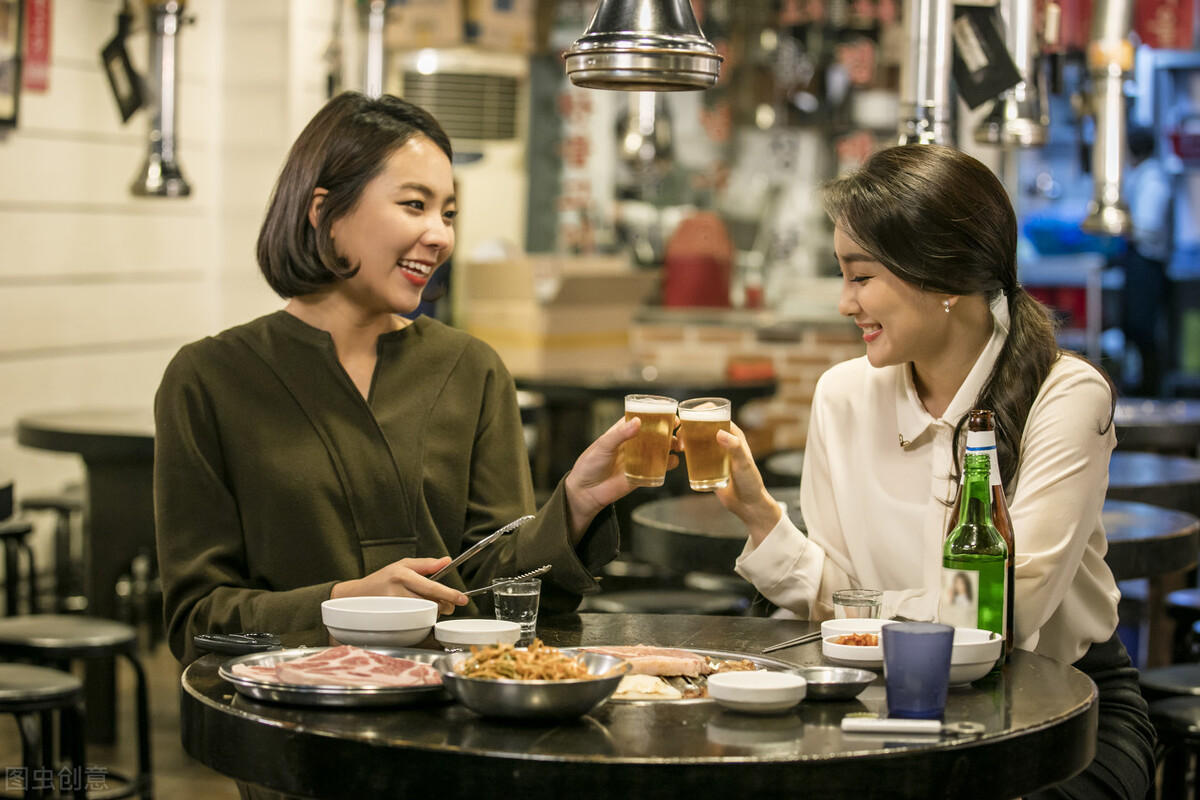 姐妹聚会发朋友圈的精美句子「姐妹聚会发朋友圈的精美句子」