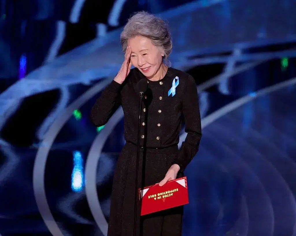 她24岁巅峰为爱退圈，狠甩渣男后74岁夺奥斯卡！前夫：帅气的复仇