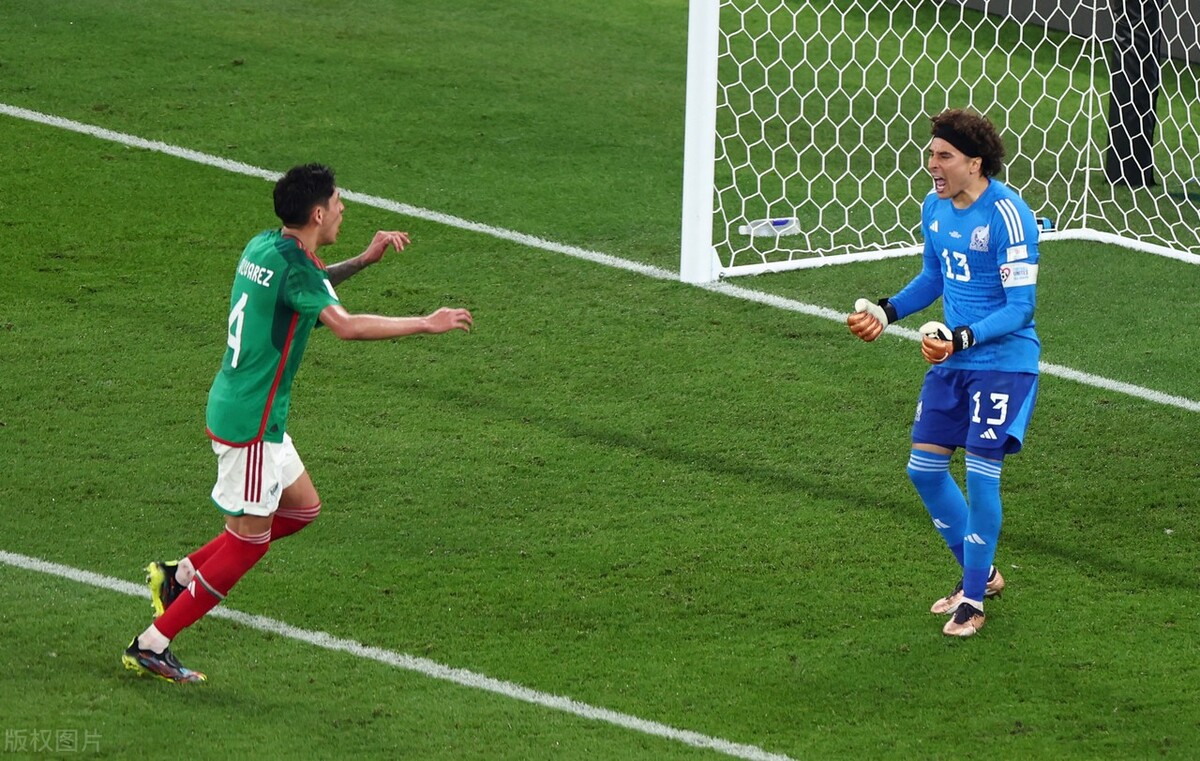 世界杯-莱万造点亲自主罚 被奥乔亚扑出 波兰0-0墨西哥