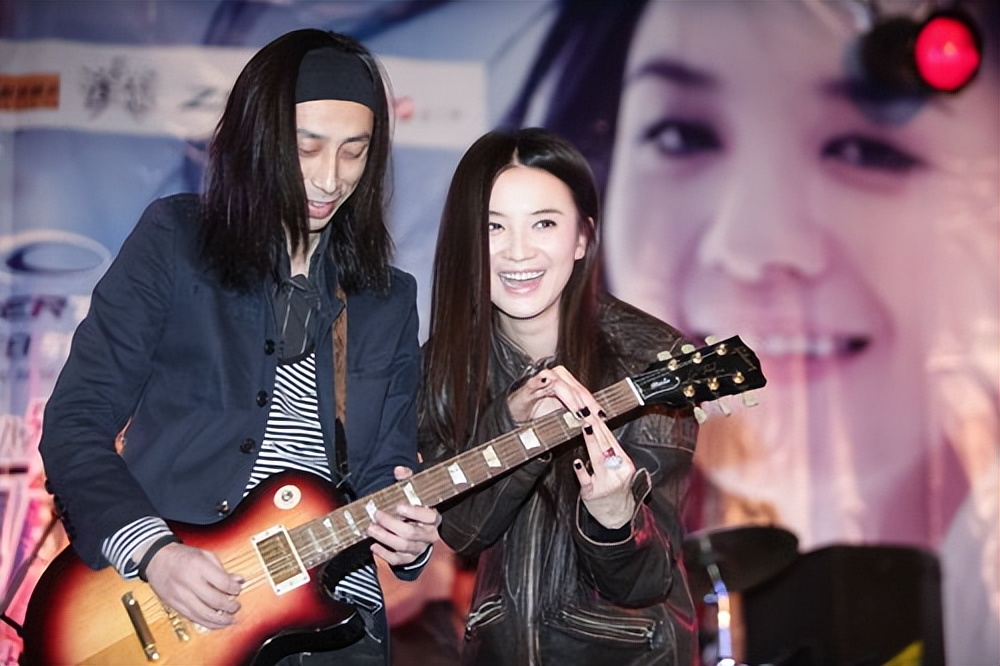 宋佳的不羁情史:为梦想抛弃陈龙,后爱上有妇之夫,现与才子同居