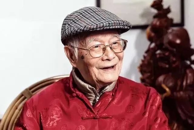 人民日报深夜惊雷：中医药在两次抗疫中的卓越表现