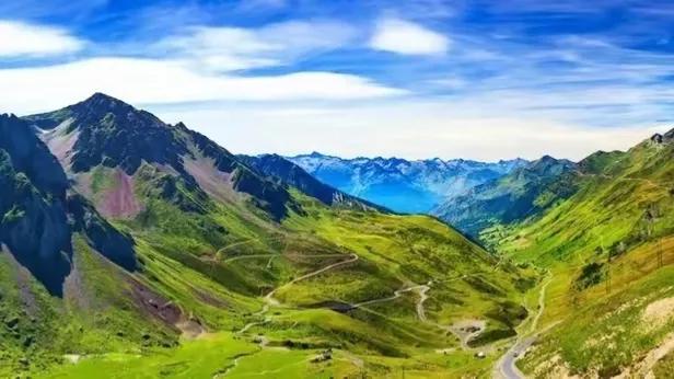 2022高考押题Ⅰ“执着与放下”思辨式金题范文《执着在左 放下在右