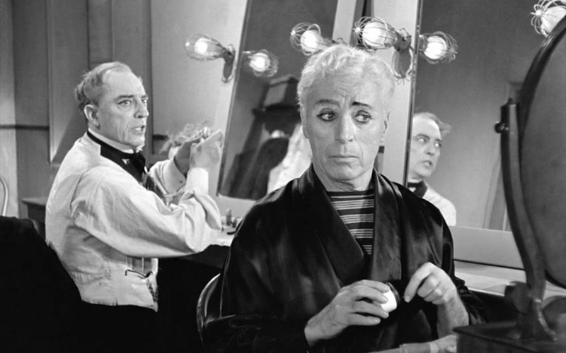 谋生剧照1914年,卓别林的处女电影《谋生》上映.