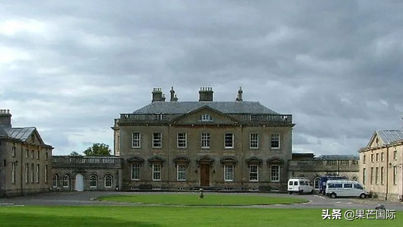 最新！英国院校多个热门专业即将截止申请