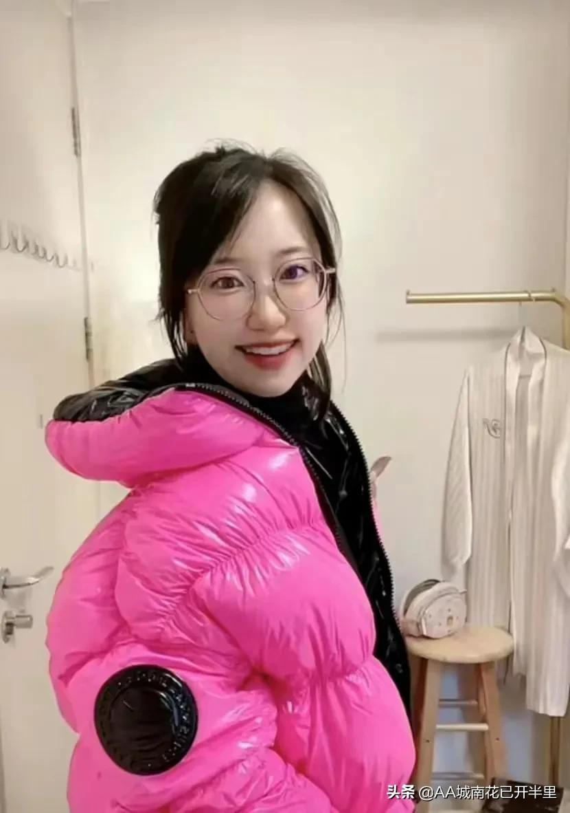 留学女孩月薪一萬五在北京做住家保姆，网友：父母就不该送她留学