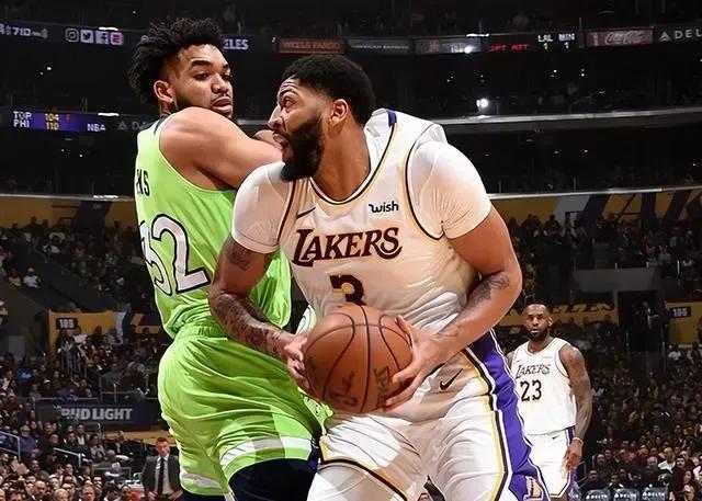 NBA凯尔特人怎么了(凯尔特人爆更衣室比尔恐趁虚而入，巴克利挑事端，美媒爆5换1交易)