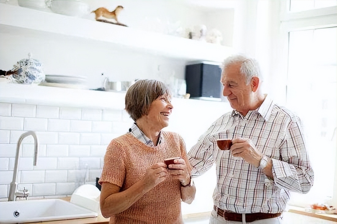 几种“新型养老”方式正流行，不用子女出力，父母晚年也能享福