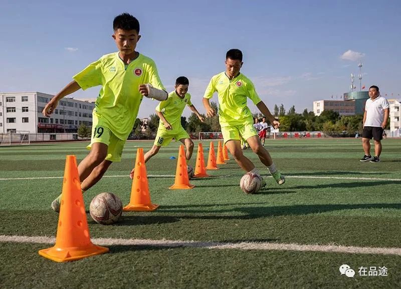 为什么足球世界杯受欢迎（世界杯为何如此受欢迎？到底有啥魅力！）