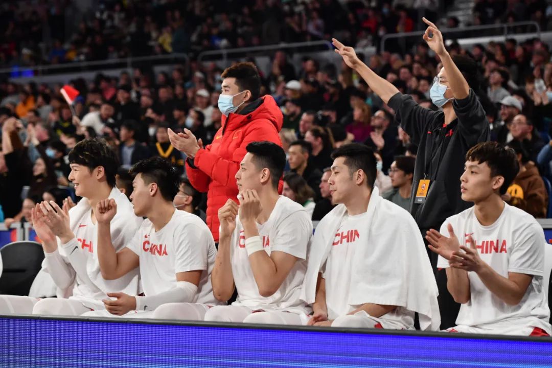 nba疫情哪些人(中国男篮遭疫情大面积袭击，五位勇敢“逆行者”响应征召紧急驰援)