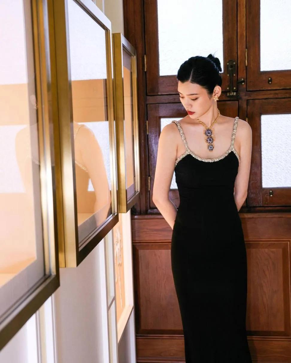 超模奚梦瑶嫁入豪门后，变得更加成熟，有魅力了