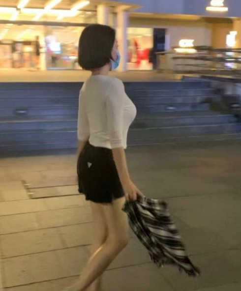 人虫儿电视剧(娱乐圈的“半老徐娘”，到中年事业再翻红，真是身材迎来的事业？)