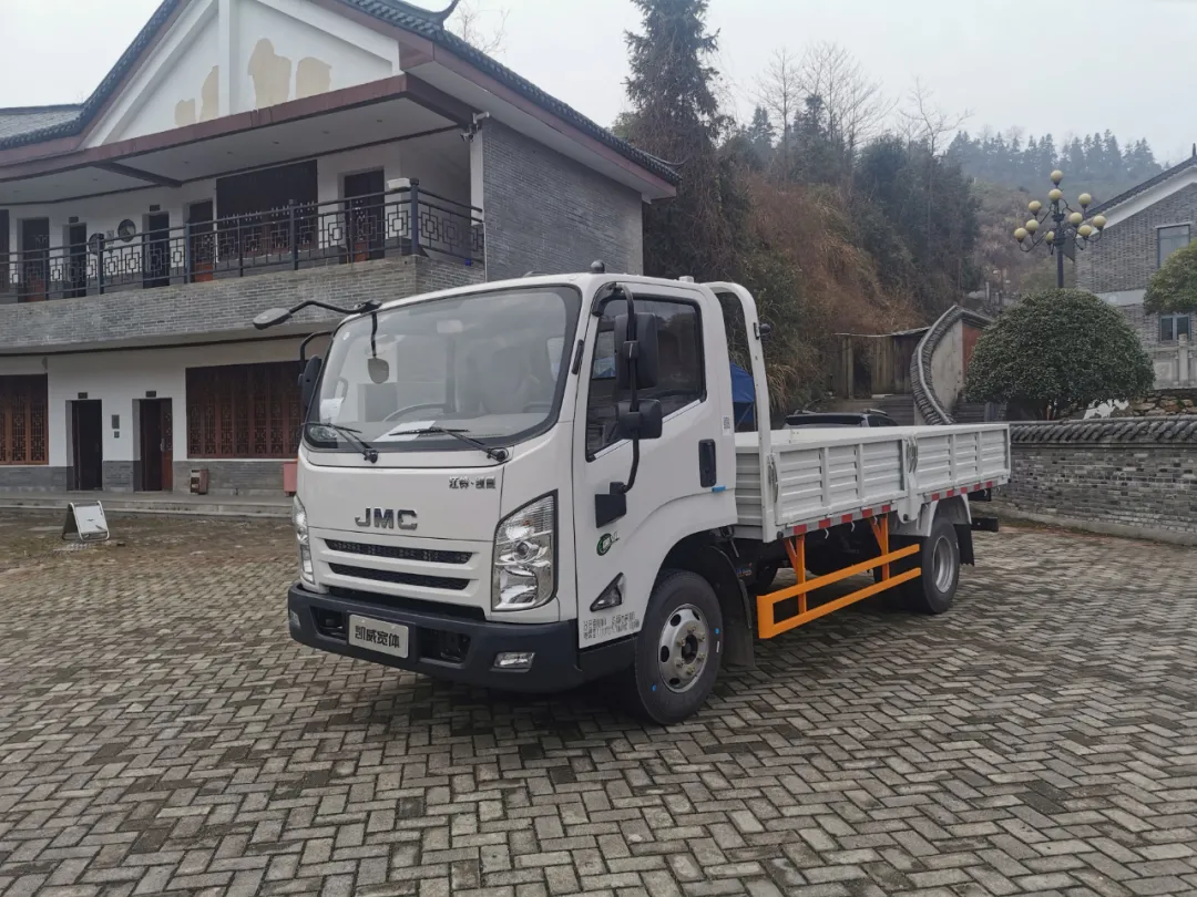 江铃全新一代腾豹2.5L发动机来了!合规蓝牌,都升级了哪些亮点?