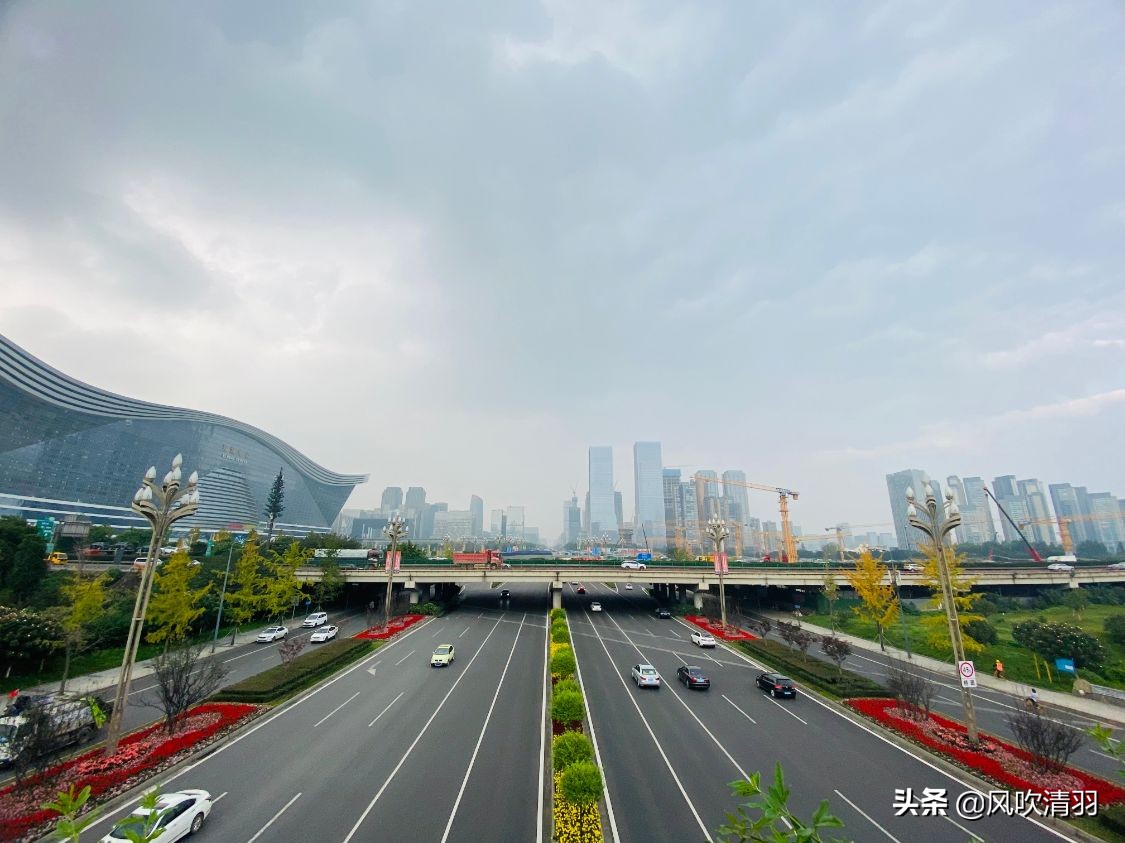 成都排名前5的公园，最小也有1800亩，西边和北边没上榜一个