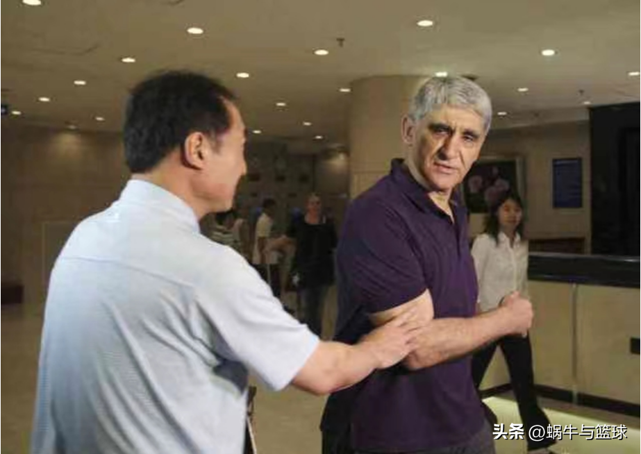 邓华德上海男篮（男篮花100万请来第五位洋帅，前四位成绩如何？有人晚节不保）