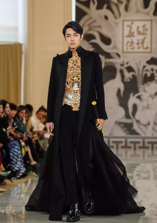 李英超怎么喊李振洋（“娱圈菩萨”木子洋：为宠粉给粉丝爆衣，多次劝学培养粉丝三观）