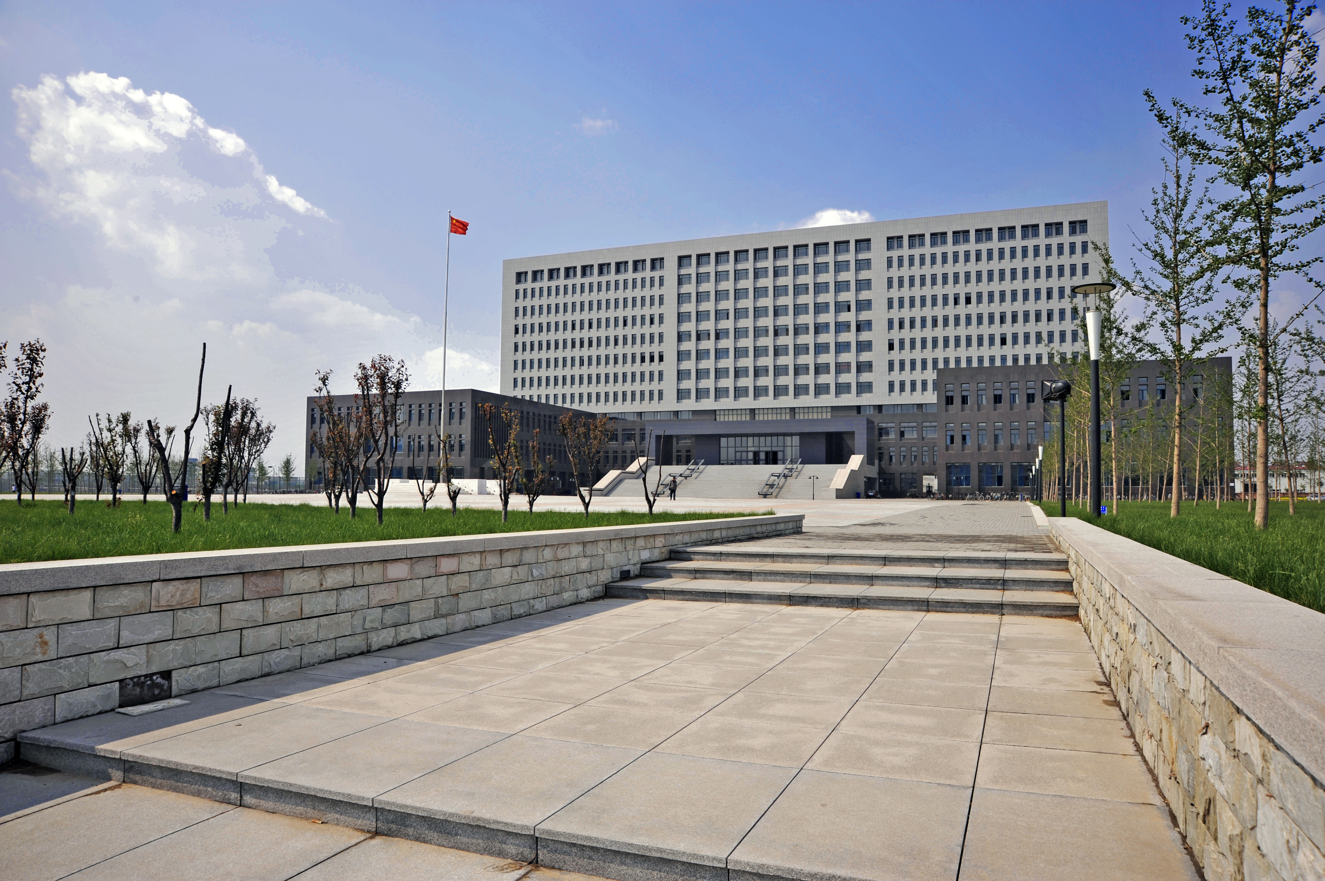 招生300人美术统考240分，天津城建大学2022年文化需要多少分？