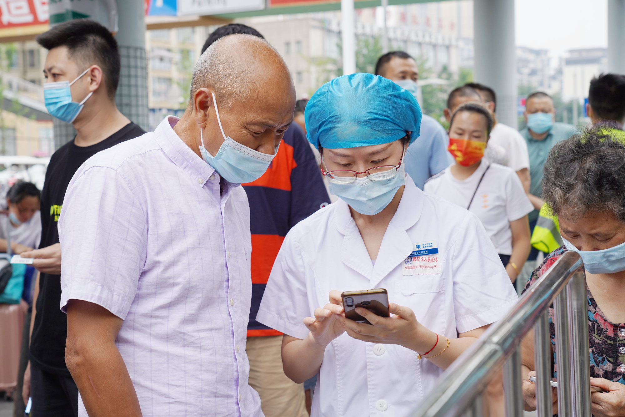 郫都区人民医院：“疫”线小人物，凝聚疫情防控磅礴力量