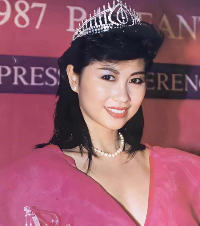 “六福珠宝创始人”杨宝玲：集美貌与才华于一身的港姐冠军
