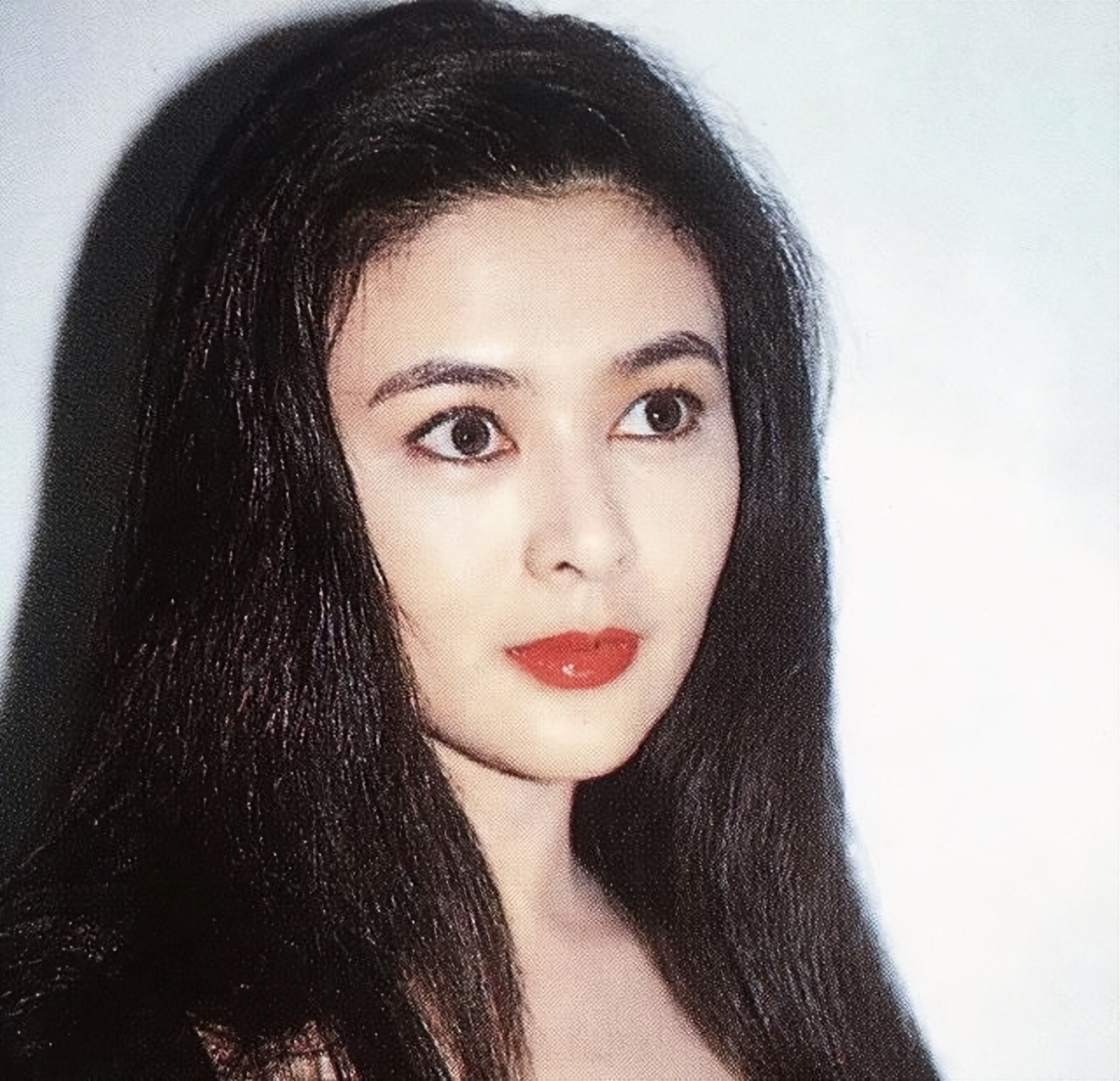 哪怕狼狽不堪，她依然還是那個瓜爾佳氏女子——關之琳