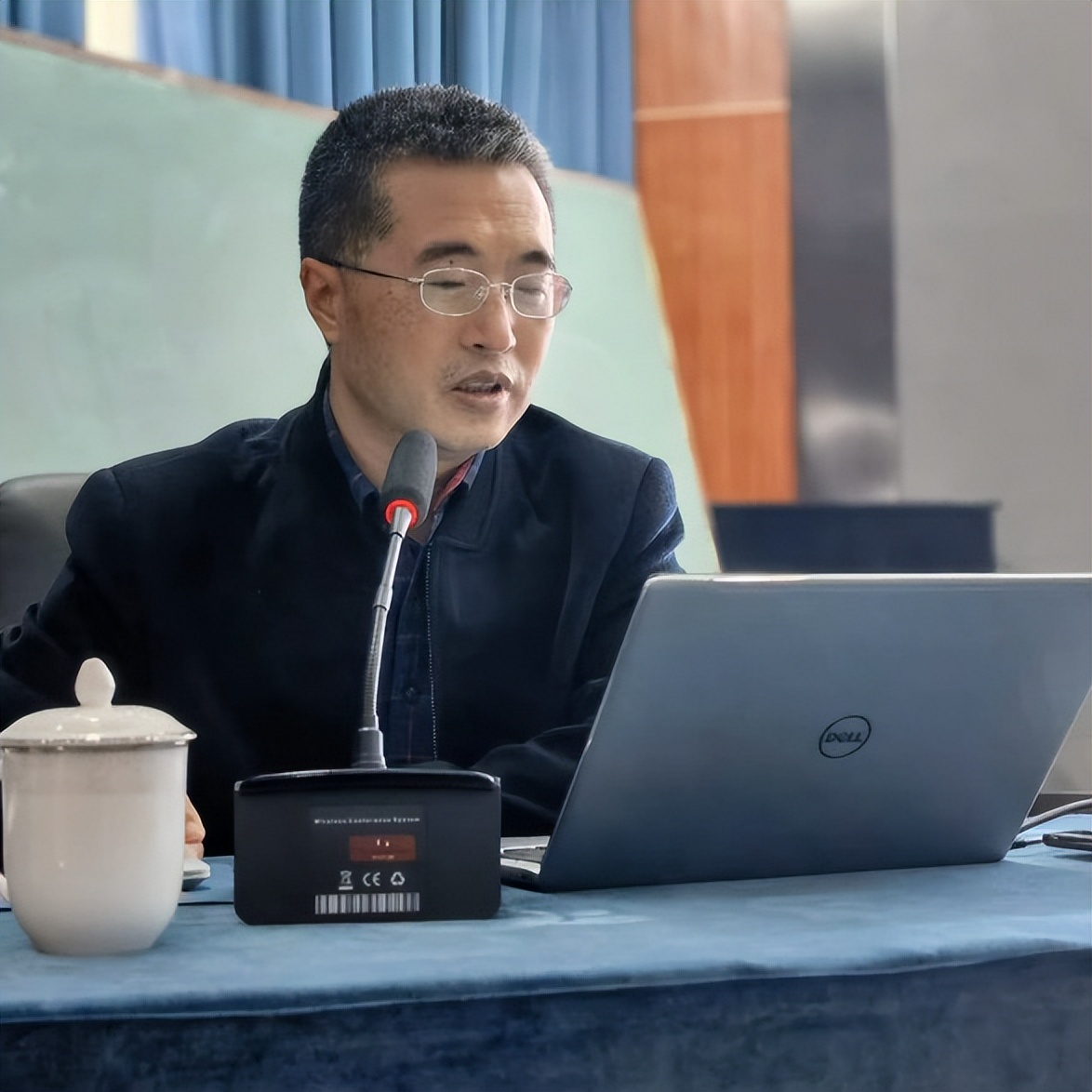 中和小学开展主题为“信息技术支持下的习作专题研修”研讨活动