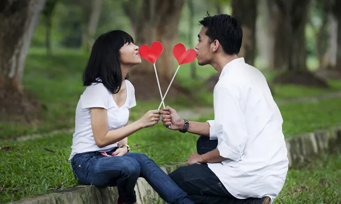 上海一大学老师被解聘！甜甜的“师生恋”，硬是被一群人玩坏了