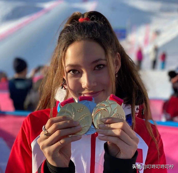 谷爱凌勇夺三金，个人履历曝光