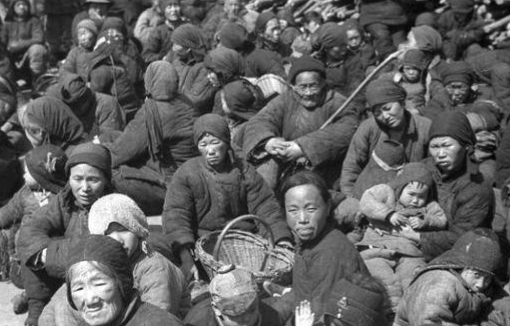 1942年到1943年,河南地区发生了严重的旱灾,因此导致了严重的饥荒