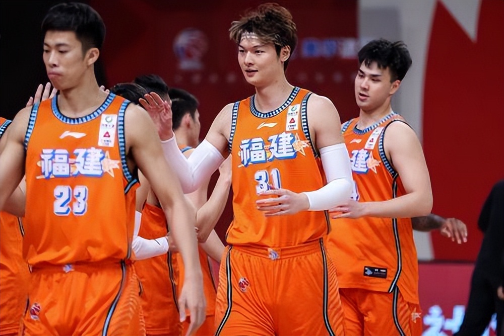 nba的黃種人球員有哪些（深度分析！同為東亞黃種人，中國(guó)能出姚明，卻出不了渡邊雄太）