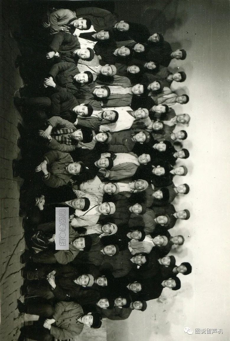 新老李向阳相聚 独不见“鬼子王”方化 新版《平原游击队》剧组照