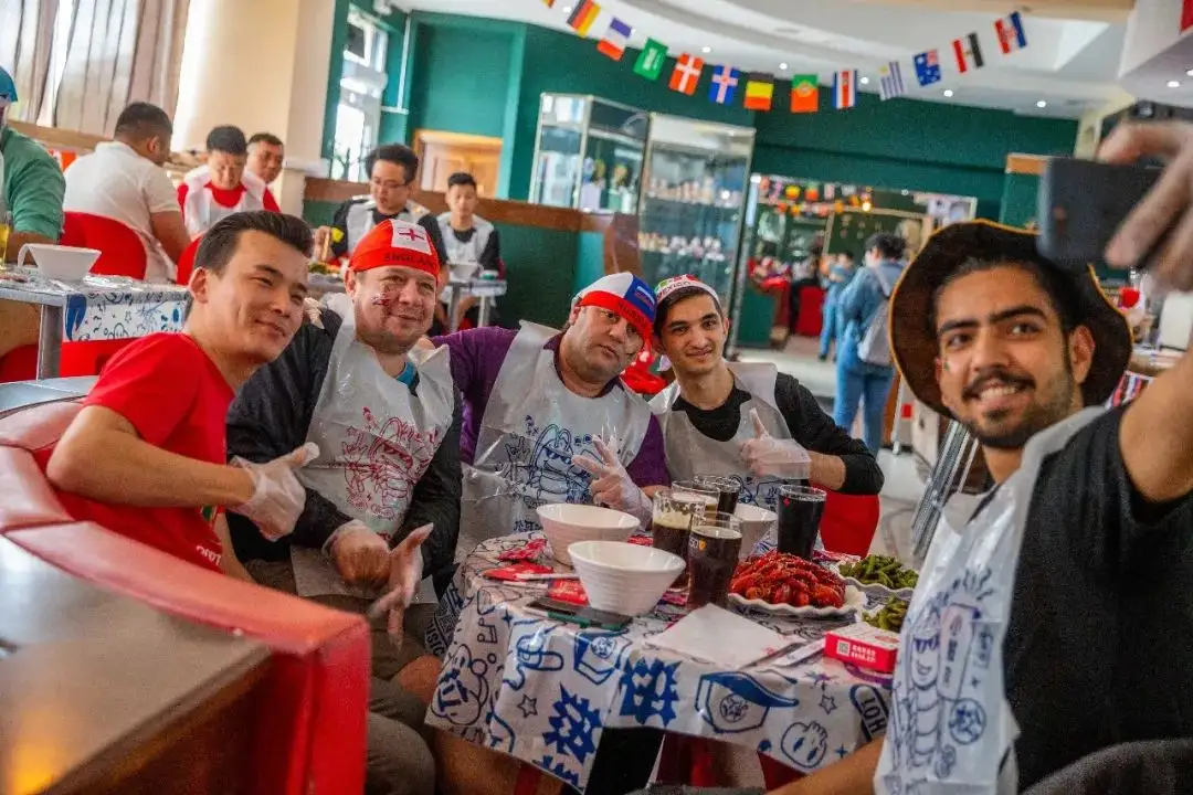 世界杯餐吧营销方案（观点丨餐饮企业如何玩转世界杯营销？小Tips奉上）