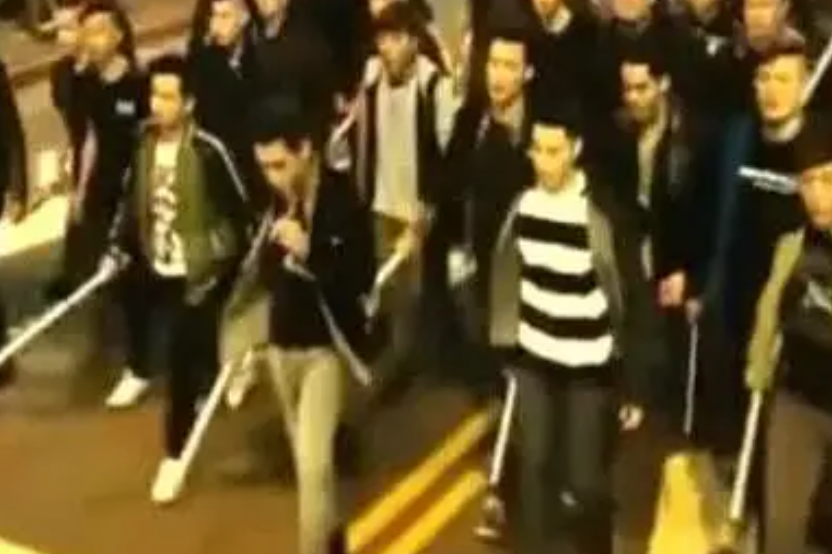 山西黑老大敛财12亿，7次减刑出狱时小弟放鞭炮，最后被妻子举报