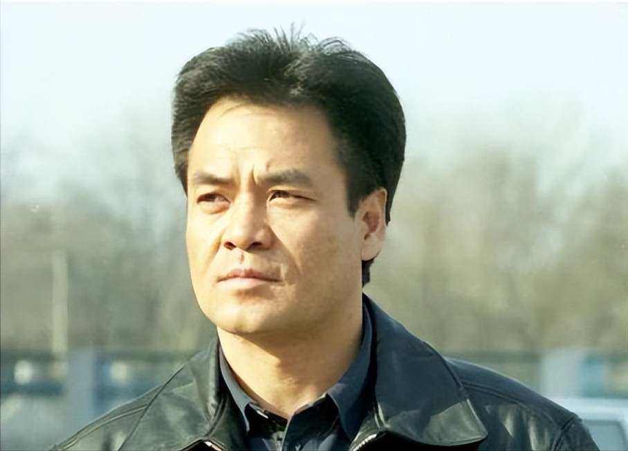 尤勇智:在葛优家睡了三年的沙发,遭许晴抛弃后,8年不敢谈恋爱