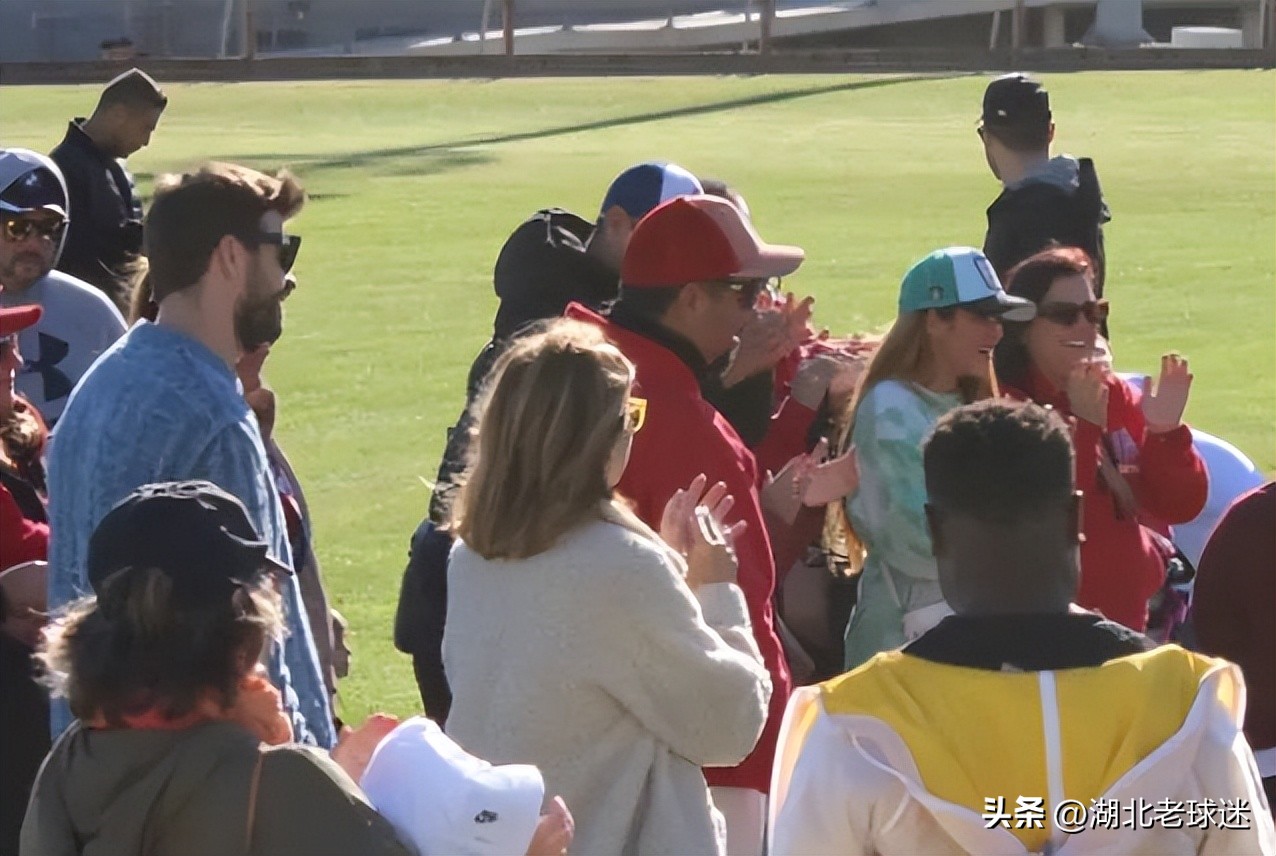 夏拉奇南非世界杯（夏奇拉无缘世界杯开幕的原因被曝光：与皮克重逢，全程眼神交流）