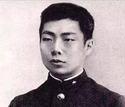 鲁迅首次到北大上课，学生们大笑不止，15分钟后教室里鸦雀无声