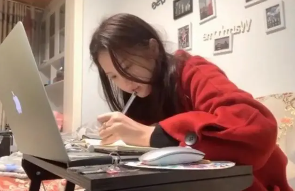 美希：四川23岁女孩大学期间狂赚百万，是团队包装，还是真实故事