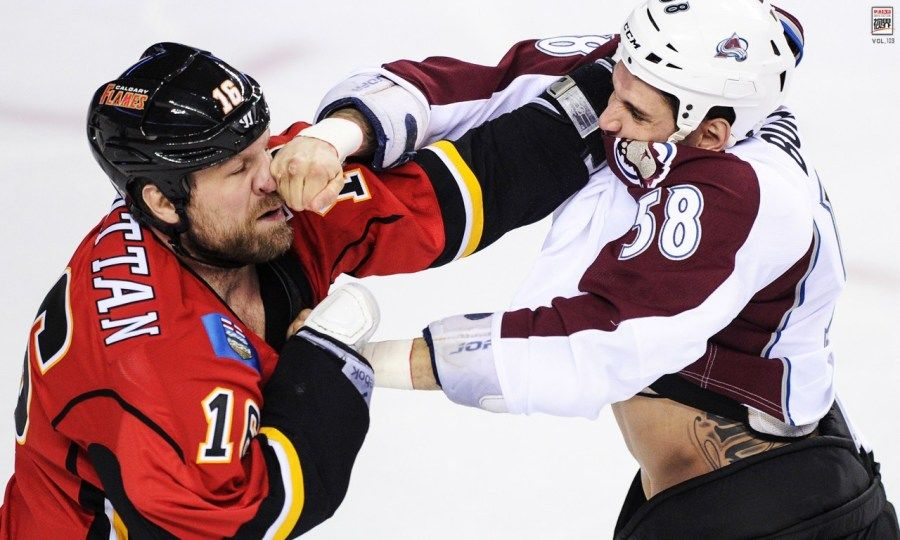 俄罗斯队员与美国互殴,现场播放战歌《喀秋莎》)