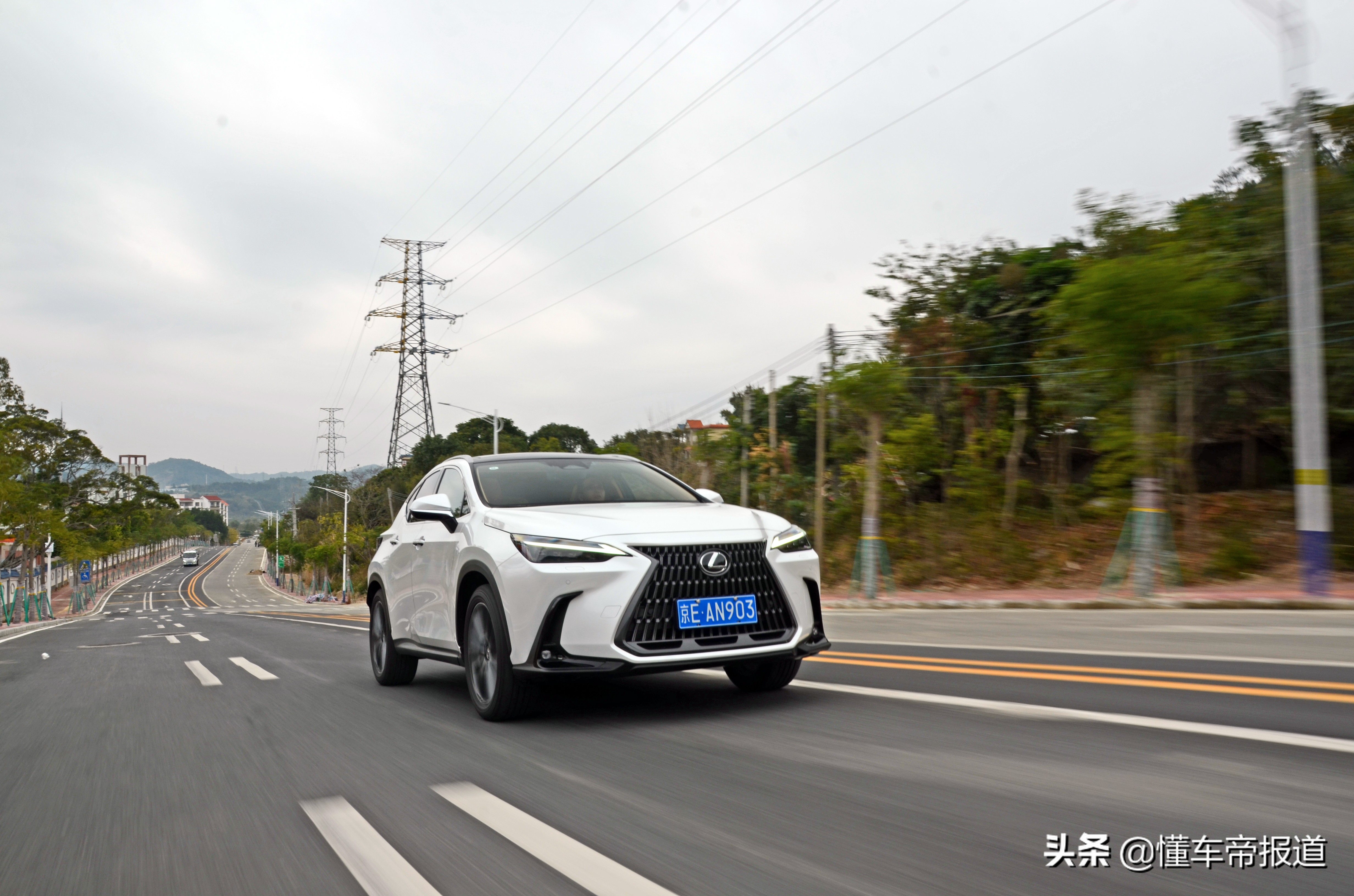 新车｜比奔驰柔顺，底盘质感不输奥迪！雷克萨斯NX 350h你得这么玩