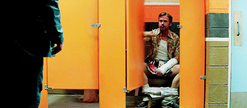 尿黄是上火？尿多是肾不好？关于尿尿的5个秘密，男女都要看