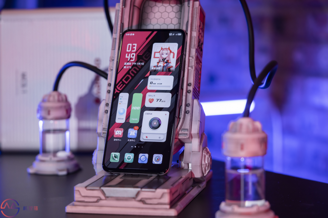 买手机纠结微曲面屏？不如直接上直屏