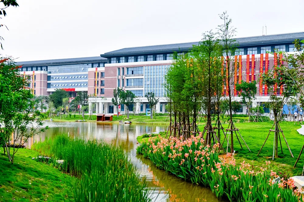 广西城市职业大学 广西崇左城市职业大学-人人投票