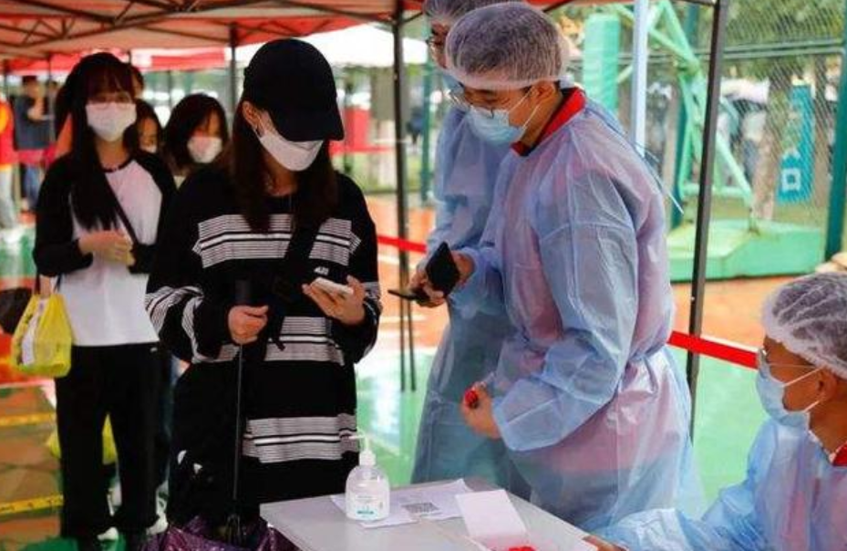 河南一高校3名女医学生，核酸检测“呈阳性”，行程轨迹惹众怒