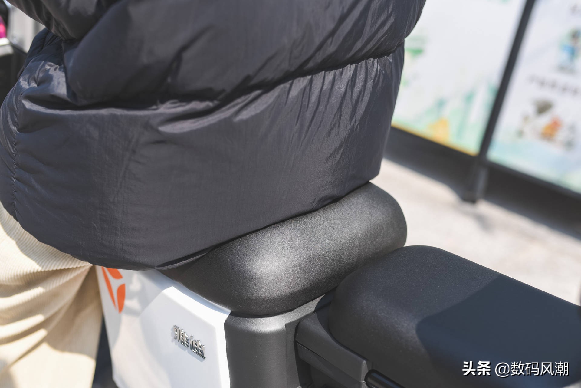 两千元价位最佳成绩单，雅迪欧逸48V15Ah款：配置给足，价格真香