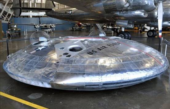 再加上多年来,也有说法称,美国已经掌握了"反重力飞行器"的技术,比方