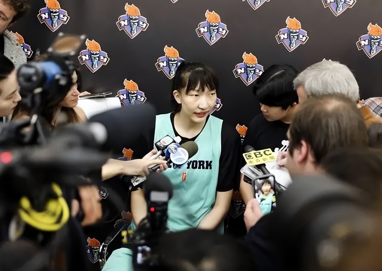 wNBA积分榜最新排名(WNBA中国德比！韩旭赢了数据，李月汝拿下比赛，球队地位差距明显)