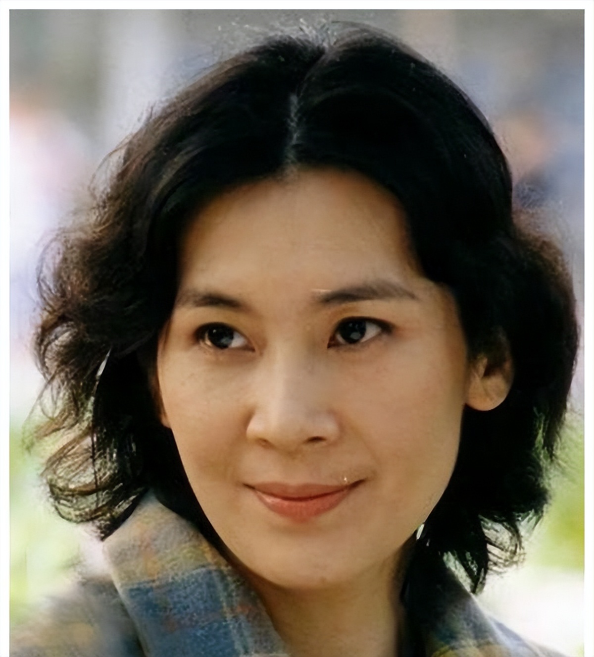 国家一级演员肖雄:当红时为了演戏而离婚,今65岁仍单身的她后悔吗-蘑